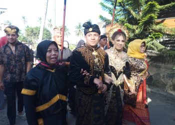 Sepasang Pengantin Asal Jerman Nyongkolan Adat Sasak