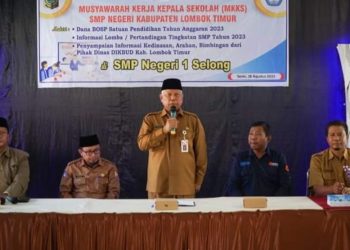 Bupati Lotim Minta Sekolah Siapkan Generasi Emas