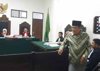 Dipersidangan Kasus Pasir Besi, Mantan Bupati dan Kadis ESDM Lotim Mengaku Tak Tahu Ada Kegiatan di Ijobalit