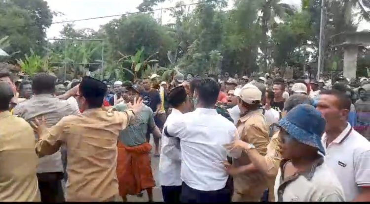 Sosialisasi Proyek SPAM Pantai Selatan Berujung Penolakan, Warga Acungkan Parang Menolak 