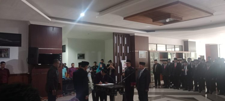 Pj Bupati Ambil Sumpah Kepala BPKAD Jadi Pj Sekda Lotim