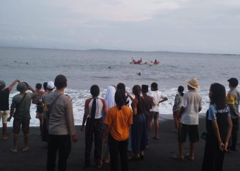 Breaking News: Santri Ponpes di Lotim Tergulung Ombak Pantai Rarangan ‎