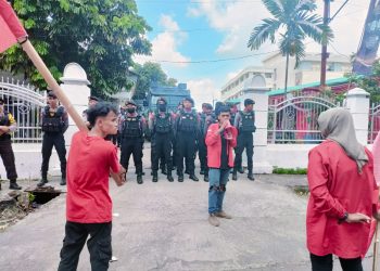 Mahasiswa Tuntut Pemilu Ulang di Lotim