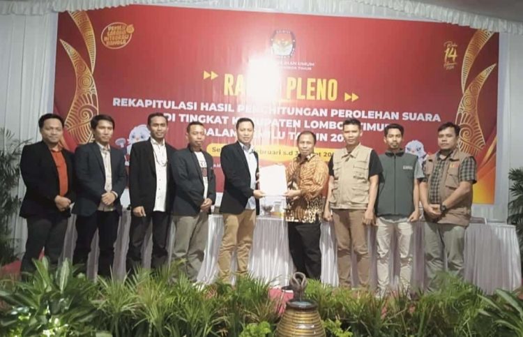 Jadi Sorotan Publik, Anggaran Besar, Rapat Pleno di Halaman Kantor KPU Lotim