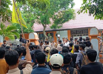 Aksi Gabungan Aktivis Lotim, Bawaslu Lotim Dituding Macan Ompong, KPU Berlagak Bawaslu 