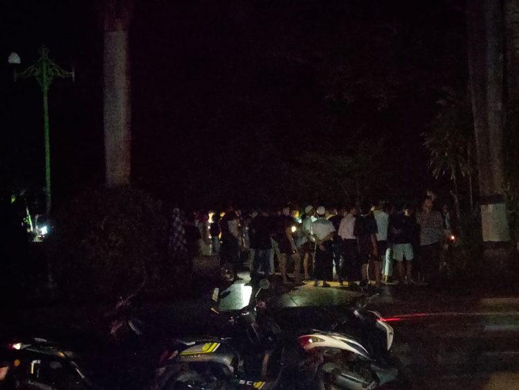 Lomba Lari Taruhan Depan Pendopo Bupati Lotim, Saat Sedang Sholat Taraweh, Meresahkan