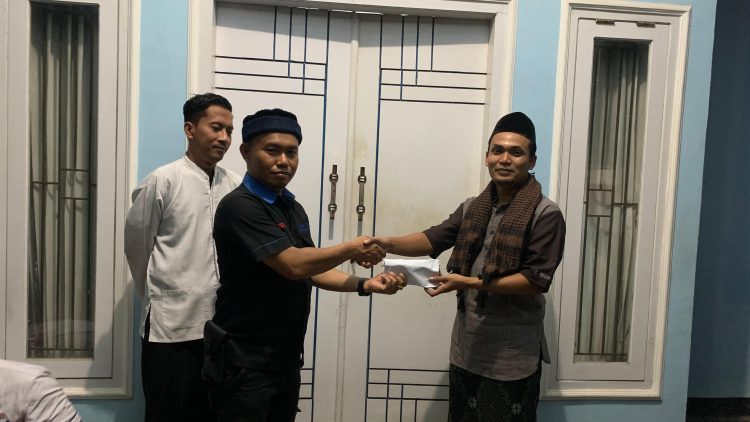 Perkuat Kebersamaan, FWMO Lotim Buka Puasa dan Bagi THR