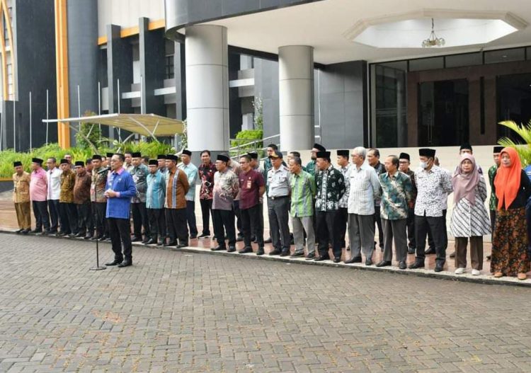 Pj Bupati Lotim Ingatkan ASN Jangan Bedakan Pelayanan Ke Masyarakat