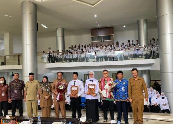 435 PPPK Tenaga Guru di Lotim Terima SK