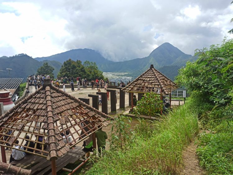 Taman Wisata Pusuk Sembalun Indah Kurang Perhatian