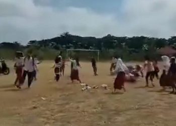 Viral, Video Siswa SD di Loteng Tawuran di Lapangan