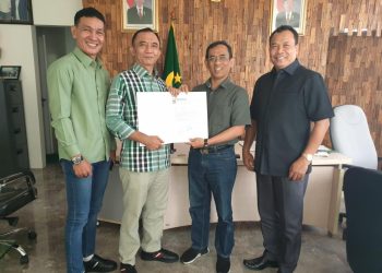 Surat Model B.1 KWK Partai PBB, Sekjen DPP PBB Serahkan ke Samsul Lutfi