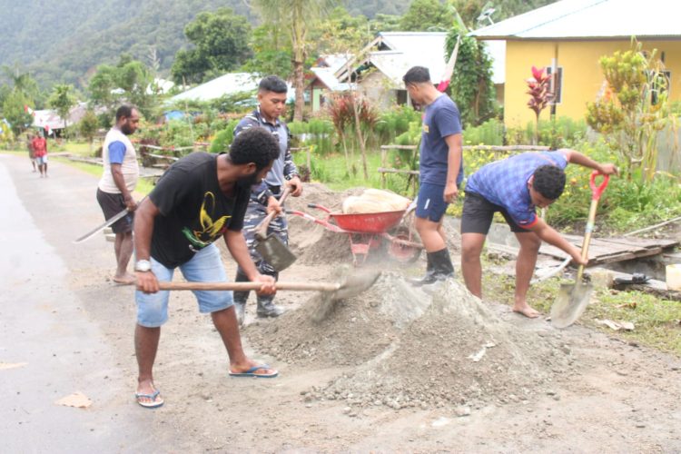 Dibangunkan oleh Satgas TMMD Ke-121 Kodim 1801/Manokwari, Lazarus Terharu