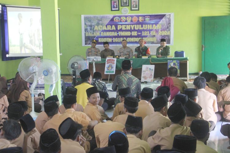 Di Ponpes Almajidiyah, Kodim 1615/Lotim Gelar Kegiatan Non Fisik Tentang Bahaya Narkoba