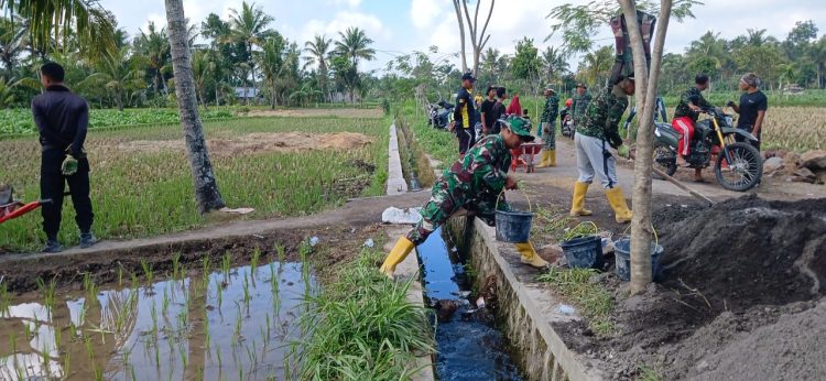 Pembuatan Talud Irigasi di TMMD ke-12, Semangat Gotong Royong Personil Kodim 1615/Lotim