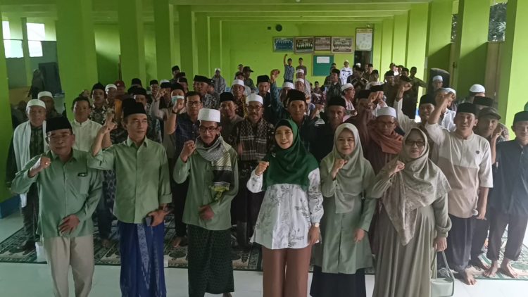 Keluarga Besar Ponpes Darussholihin NW Kalijaga Deklarasi Dukung Rohmi – Firin dan Luthfi – Wahid