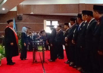 50 Anggota DPRD Lombok Timur Terpilih 2024 Ambil Sumpah dan Janji Jabatan