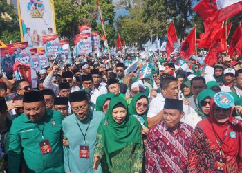 Mendaftar ke KPU NTB, Belasan Ribu Massa Iring Rohmi-Firin Pilgub NTB 2024