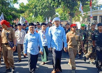 Ribuan Massa Pendukung Dampingi Paslon SJP-Fatihin Mendaftar Terakhir di KPU Lotim