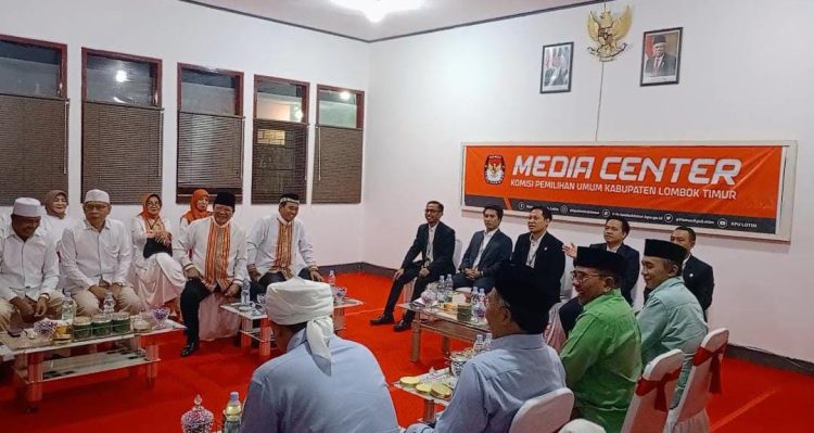 Lima Paslon Bupati dan Wakil Bupati Lotim Hadiri Pengambilan Nomor Urut