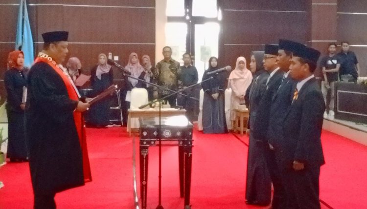 Pimpinan DPRD Lotim Diambil Sumpahnya