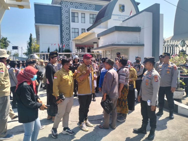AMAN Lotim Desak Legislatif Sahkan RUU Masyarakat Adat
