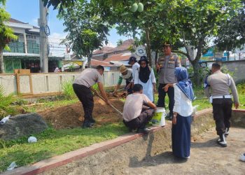 Polsek Terara Gandeng UPT Pertanian Buat Pupuk Organik