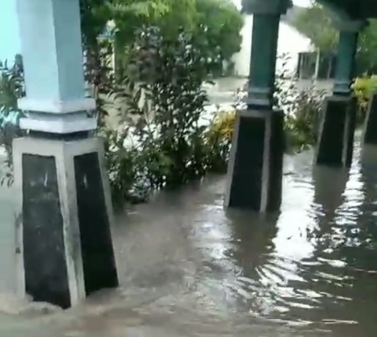 SDN 1 Mbung Tiang Lotim Terendam Banjir
