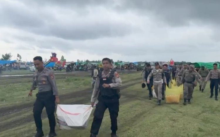 Polisi dan Pol. PP Razia Miras di Pesta Bau Nyale Lotim
