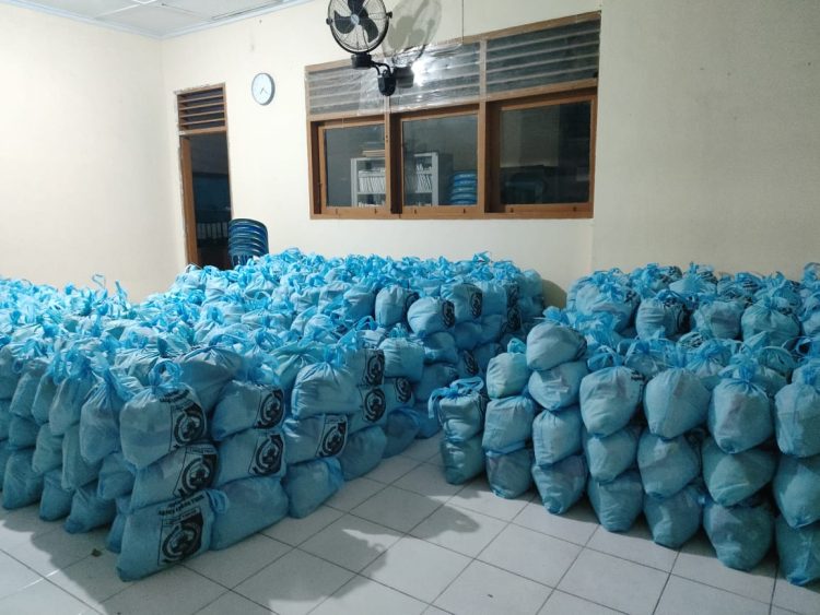 Kelurahan Selong Launching Perdana Paket Sembako Pemkab Lotim