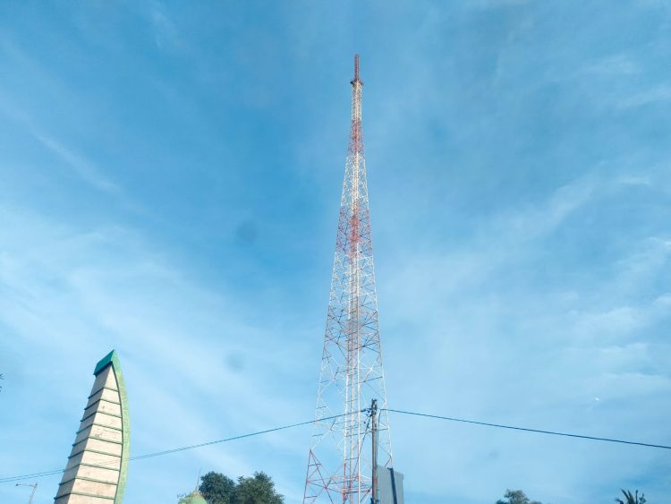 Tower Milik Pemkab Lotim di Jenggik Tarap Mengkhawatirkan