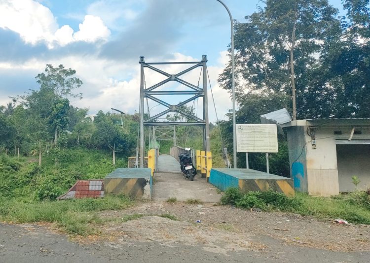 Jembatan Gantung Desa Jeruk Manis Lotim Nilai Milyaran Rupiah Mangkrak