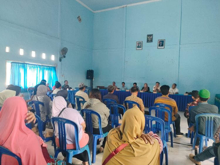 Camat Labuhan Haji Warning Keras Pedagang di Kawasan Pantai