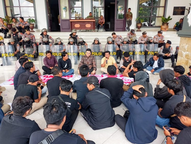 Wakil Ketua DPRD Lotim Tantang Pendemo Lapor APH Kasus Pokir