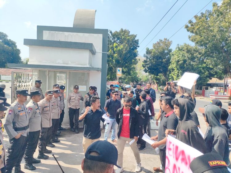 Pendemo Akan Bersurat ke Tuhan dan Malaikat, Jika Dewan Lotim Tak Jujur Soal Pokir