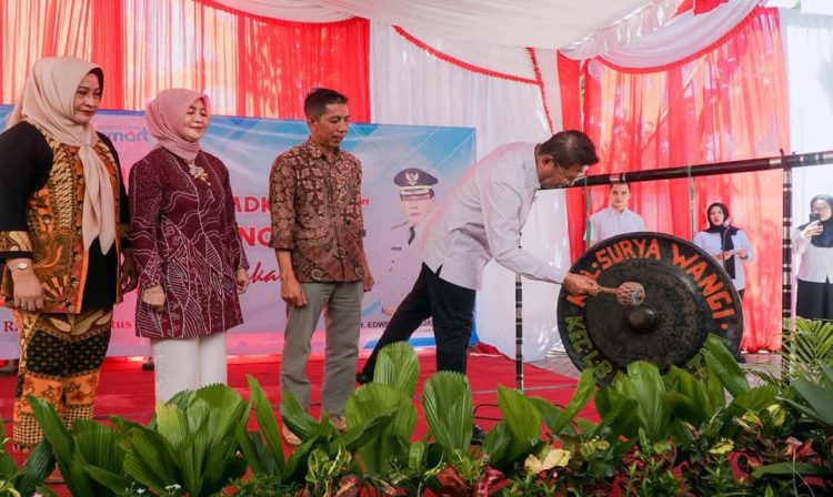 Lama Mangkrak, Bupati Lotim Melaunching AMDK Asel