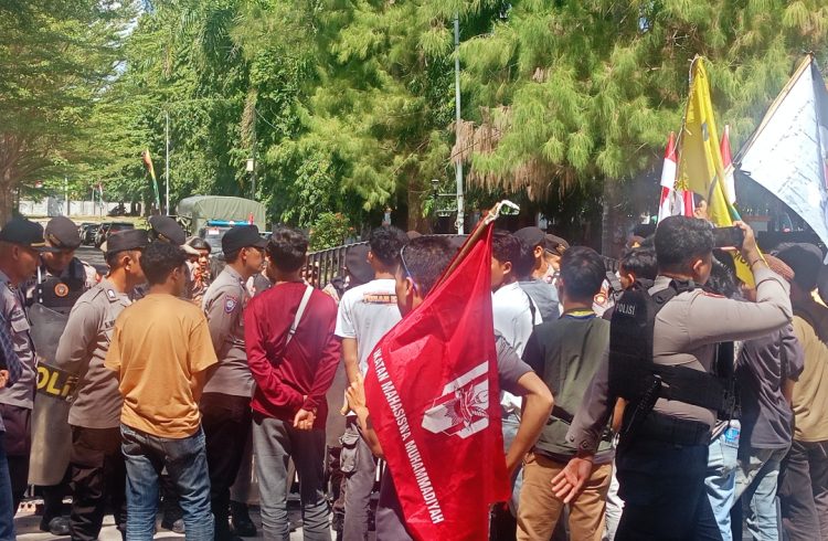 WBS Kosmetik Didemo Hingga Desakan Tutup Permanen Jual Produk Mercury