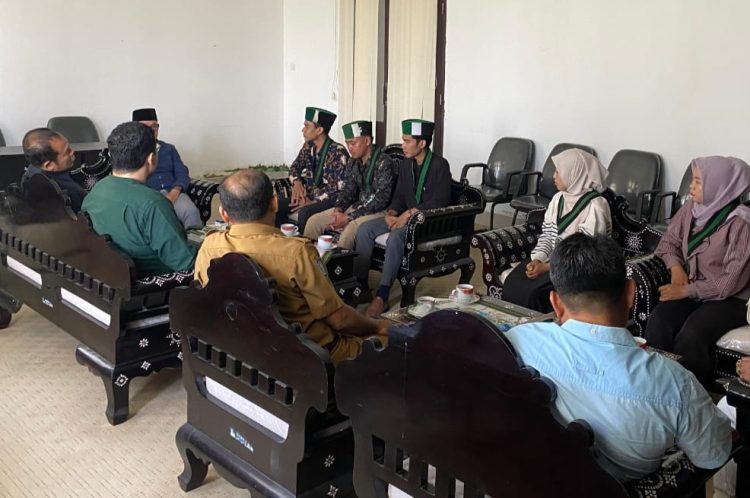 Soal ‘Nasi Bungkus’, HMI Cabang Selong Hearing dengan DPRD Lotim