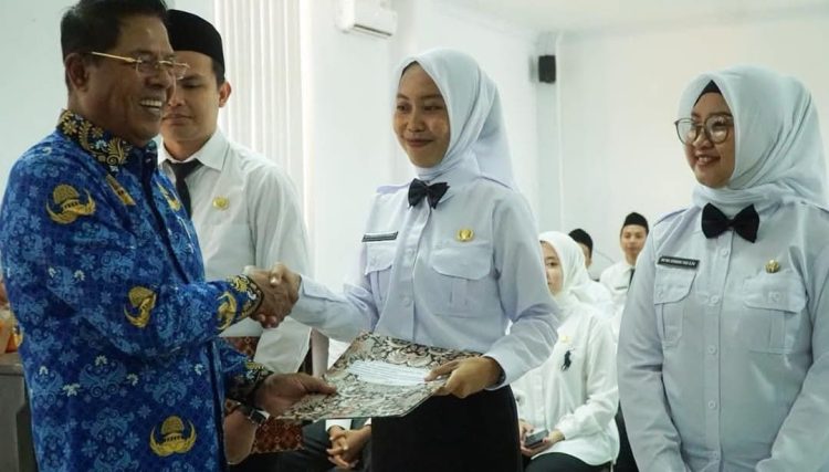 Lotim Peringkat ke 7 Jumlah Honorer se-Indonesia