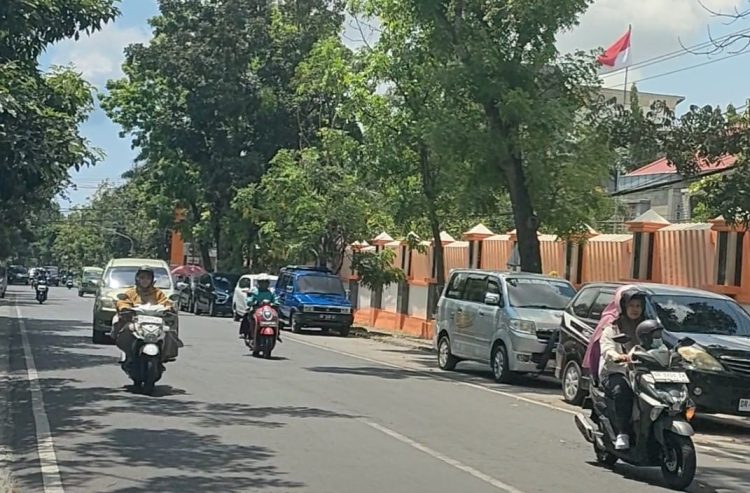 Dishub Lotim Akan Tertibkan Mobil Parkir Depan RSUD Selong