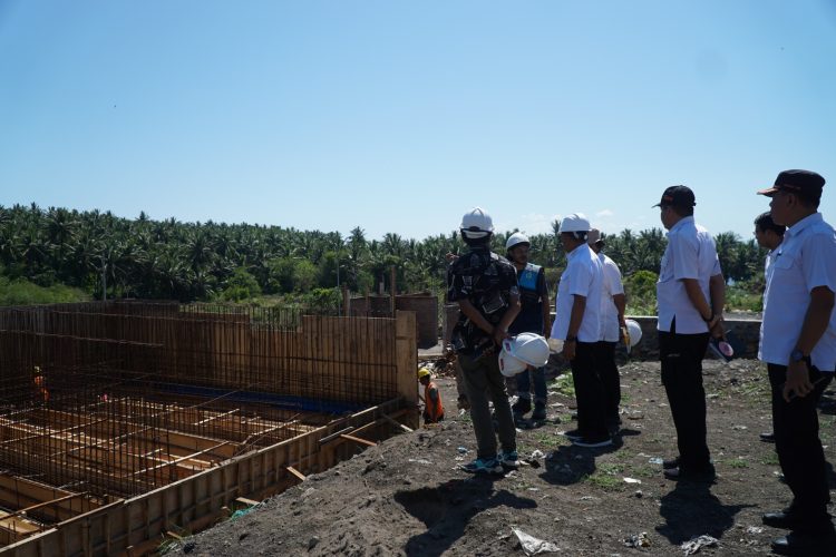 Tinjau Pembangunan IPLT, Bupati Lotim Perintahkan Pengerjaan di Percepat
