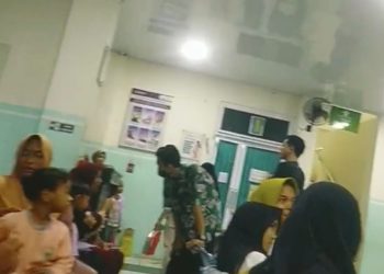 Diduga Habis Konsumsi MBG, Siswa di Pringgabaya Terinfus di PKM Batuyang