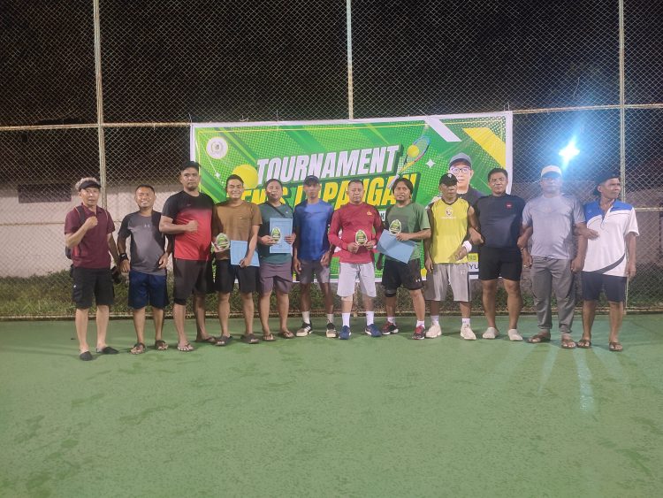 Pasangan Zaenal dan Nanang Juara Tournament Tenis Lapangan Ketua DPRD Lotim