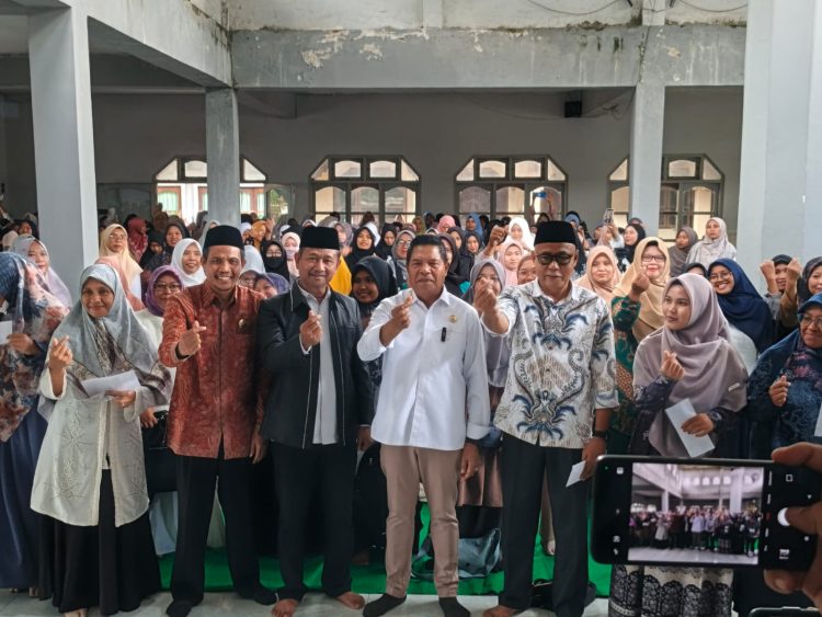 Baznas Lotim Salurkan Insentif Perdana untuk 884 Guru Madrasah