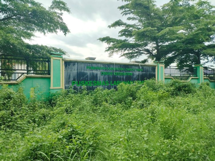 Gedung eks Pukesmas Labuhan Lombok Terbengkalai