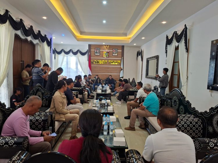 Aksi Jilid II Berdarah APIPI di Kantor Bupati Lotim, Berakhir Manis di Meja Pendopo