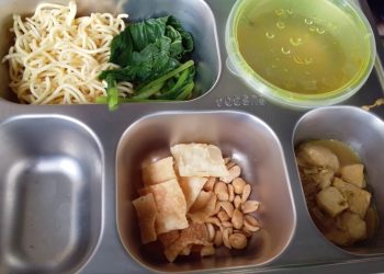 MBG Milik Oknum Mantan Anggota DPRD Lotim Sajikan Menu Basi