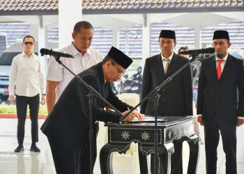 Lantik 69 Pejabat, Wabup Tekankan Pelayanan Prima dan Nilai ASN BerAKHLAK