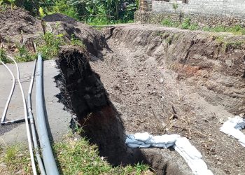 Jembatan Pringgasela-Masbagik Rusak, Warga Lendang Nangka Utara Pertanyakan Kejelasannya