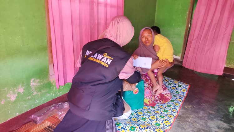 Ayo Sedekah Indonesia Salurkan Sembako dan Zakat Tunai untuk Lansia dan Dhuafa di Sakra
